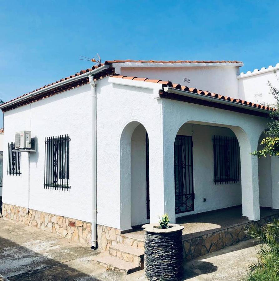 Magnifica Casa Con Jardin Y Barbacoa En Roses Villa Exteriör bild